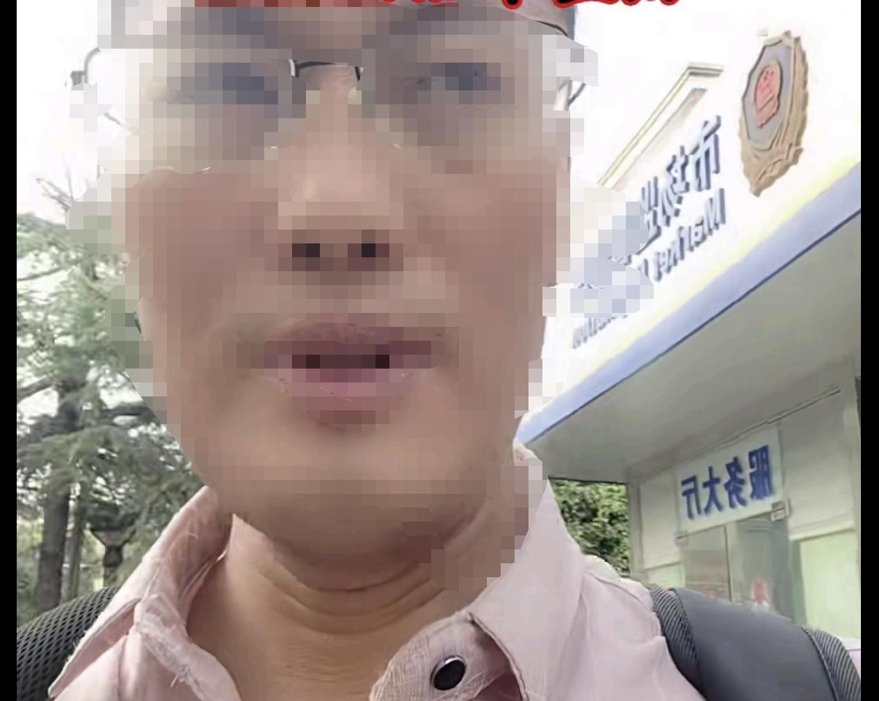 8月5日，上海金山。网友发布视频，一男子向市监部门反映上海均奕汽车科技有限公司有