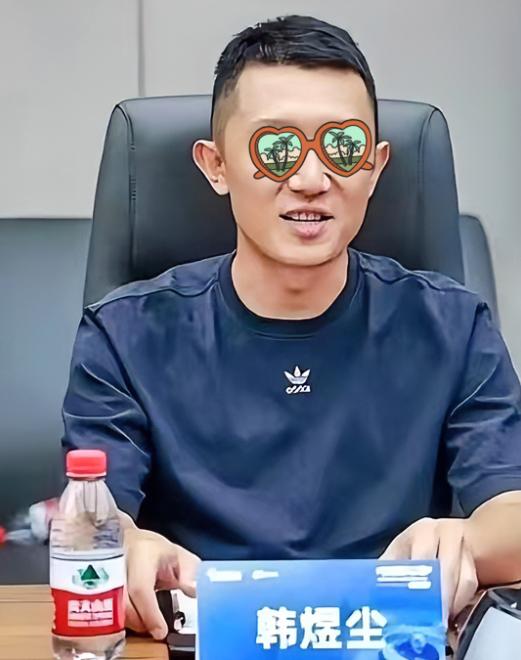 你敢信？一个当爹的能一边计划送孩子上学，一边跟情人撒娇喊“宝宝”，聊天记录看得我