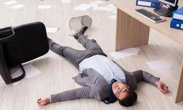 一周竟然7次，32岁男子心源性猝死，妻子：劝了很多次，就是不听 凌晨三点，急