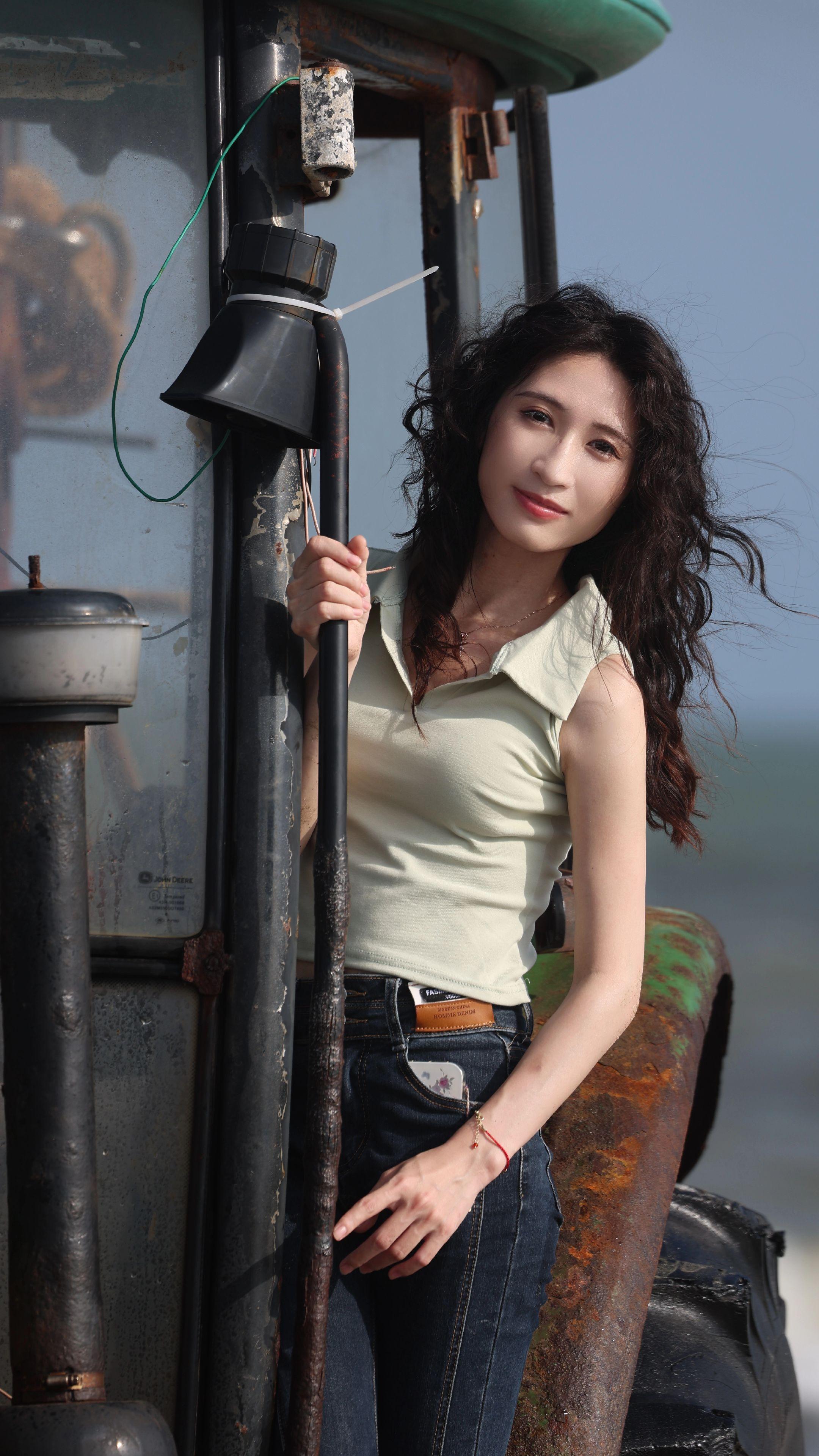 海边写真 夏天该有的样子 海风轻轻吹 沙滩美女