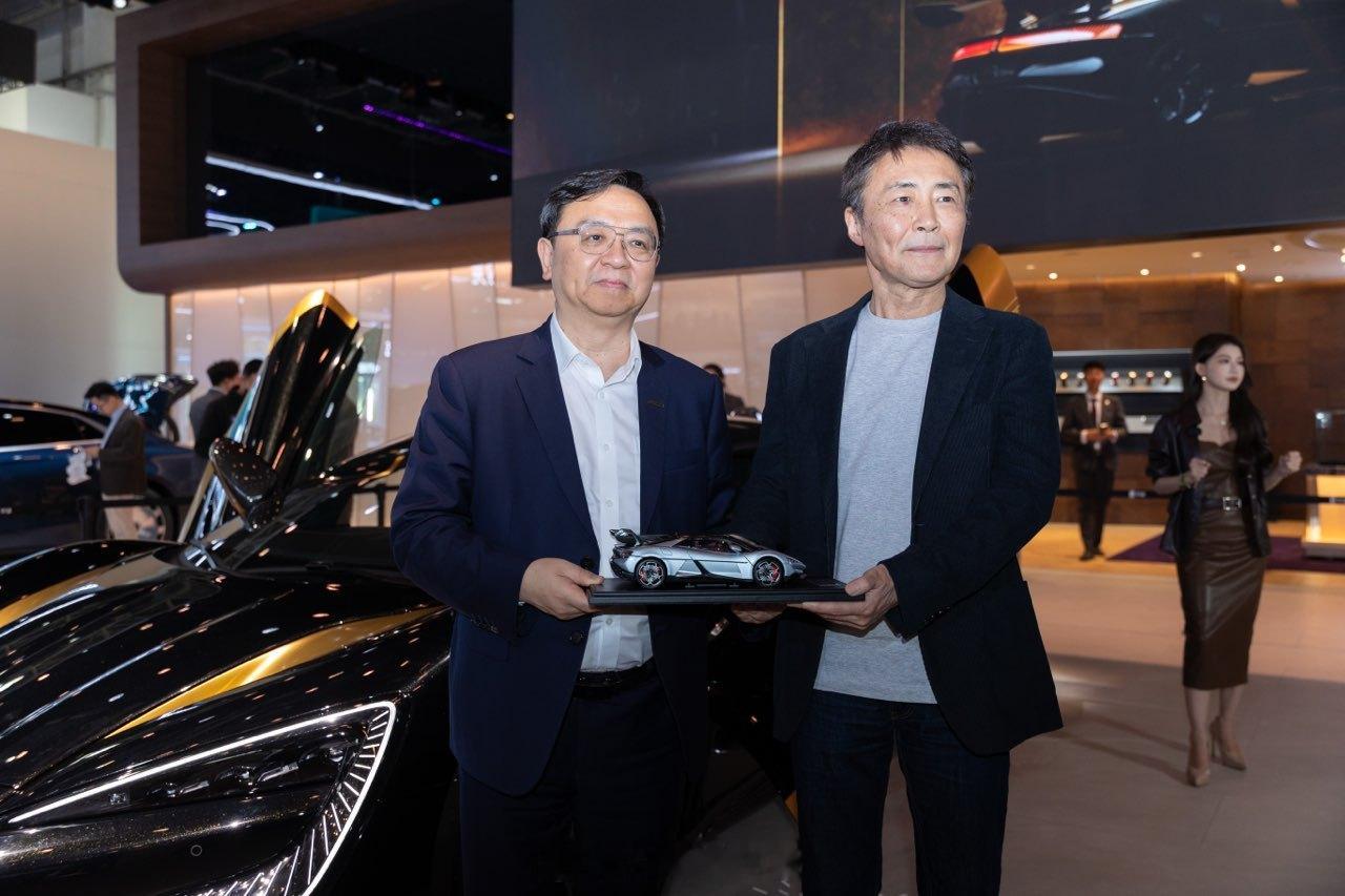 2026北京车展最大爆点出现了你敢信，仰望展台直接被全球富豪挤爆一台2000万的