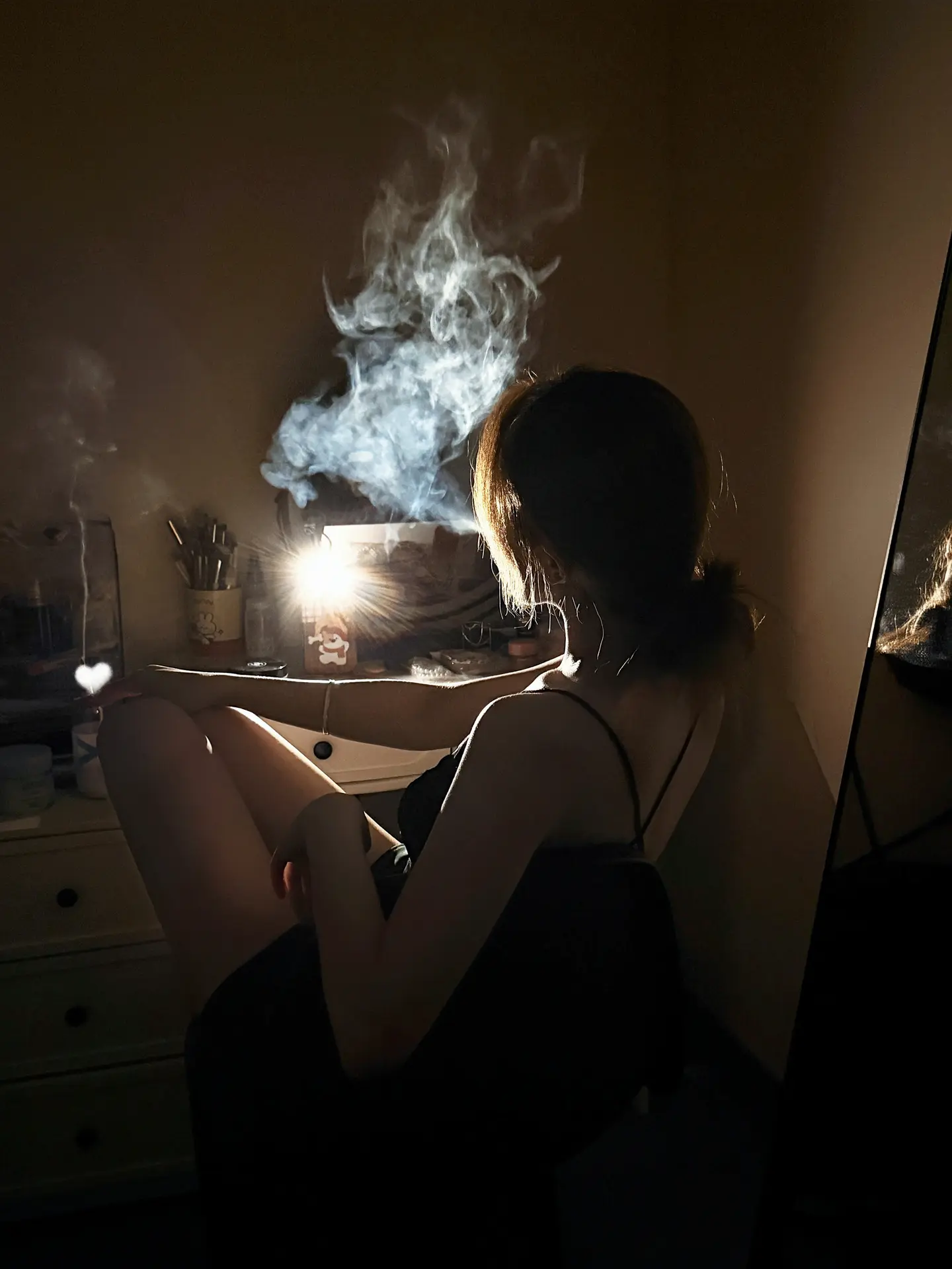 等柳絮落满头 呛入你的喉。