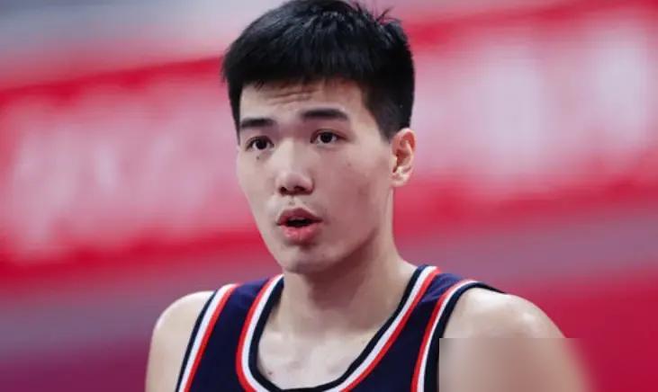 亏麻了！广东4年租借徐昕，如今赔到连回购都难！去年徐昕跟杜锋公开吵翻摔毛巾