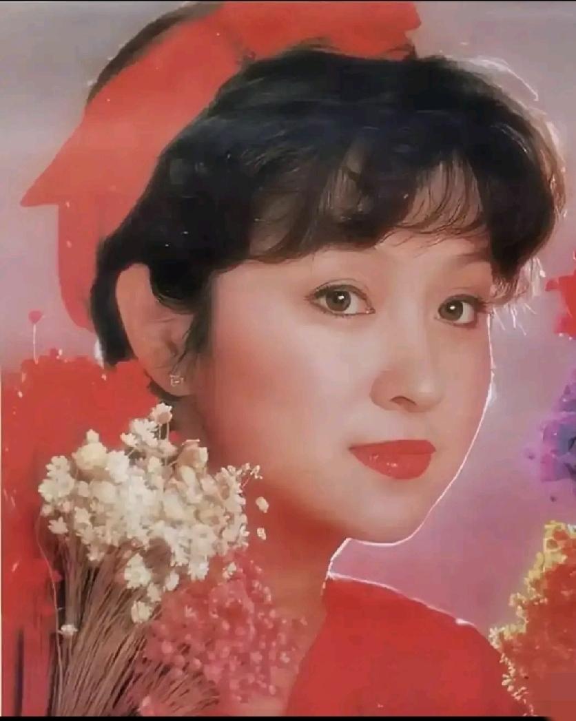 甄珍是谢贤的第一任妻子，谢贤是甄珍的初恋。他们结婚两年后，因误会而分开。晚年