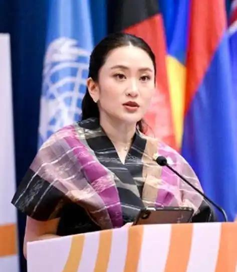 边境炮声刚歇，泰国突然拍板：拖了4年的中国潜艇，买了！这场跟柬埔寨的对峙没占到