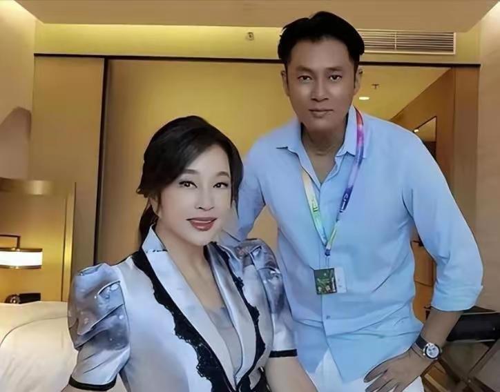 古柯索要500多万元债务问题，只要他拿出当初他和刘晓庆签署的协议，逐一查看条款，