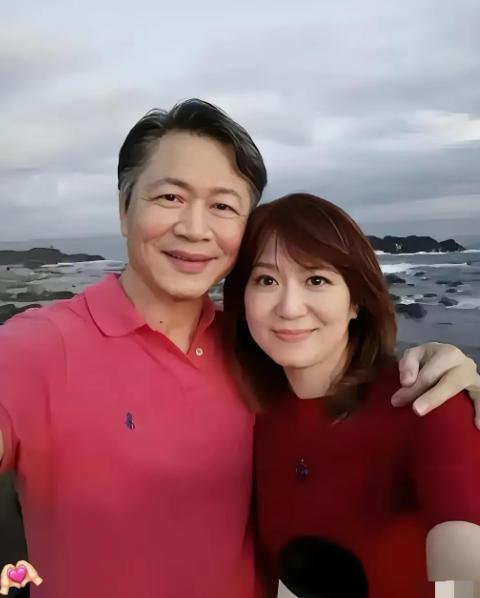 邱毅9月12日凌晨突然发文：“赖岳谦和周玉琴的事，还是发生了。”紧接着一句“有人