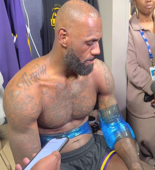 说啥都是错，詹姆斯不满裁判判罚，被网友们批的体无完肤！今天西部的一场焦点战，