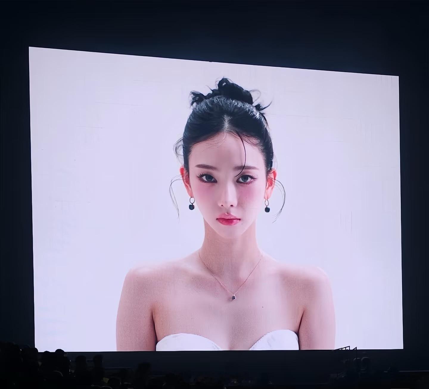 韩女团上春山这一块…​​​