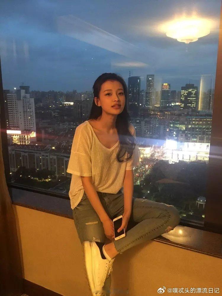 孙怡婚姻需要勇气​.确实需要勇气，毕竟未来有太多不确定，要和一个人共度漫长岁月