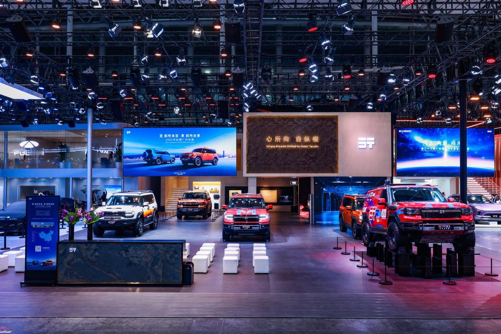 在奇瑞汽车的联合中，捷途纵横品牌携多款车型参展，纵横G700环塔版完成全球首发上