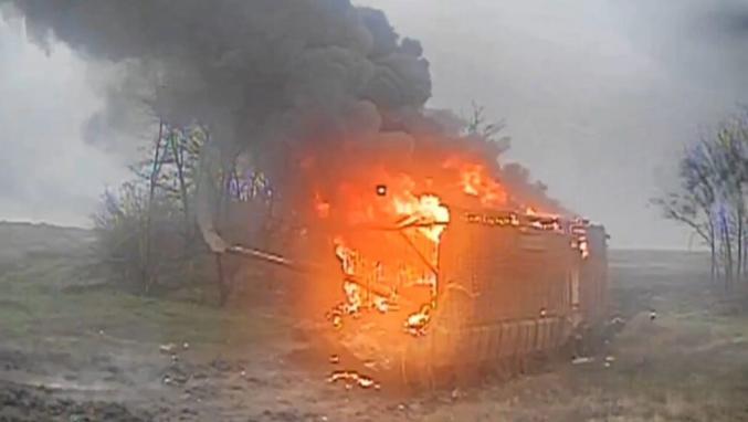 图文：俄军坦克装甲车在消失1年后再现莱曼战场惨遭无人机屠杀随着俄罗斯对乌克兰