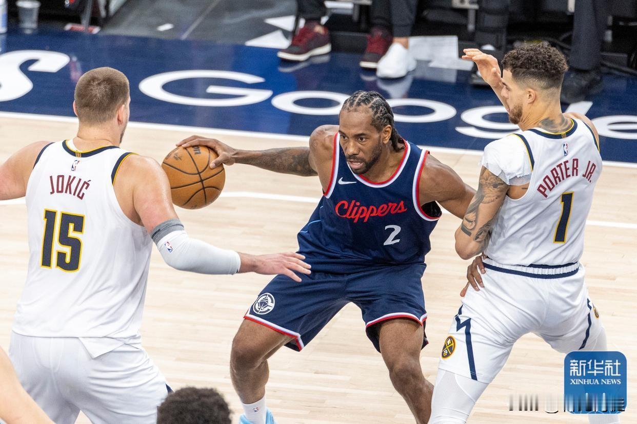 虽然伦纳德打的不错我很高兴，但是我还是想说出一个藏在心里的观点，伦纳德还能顶多久