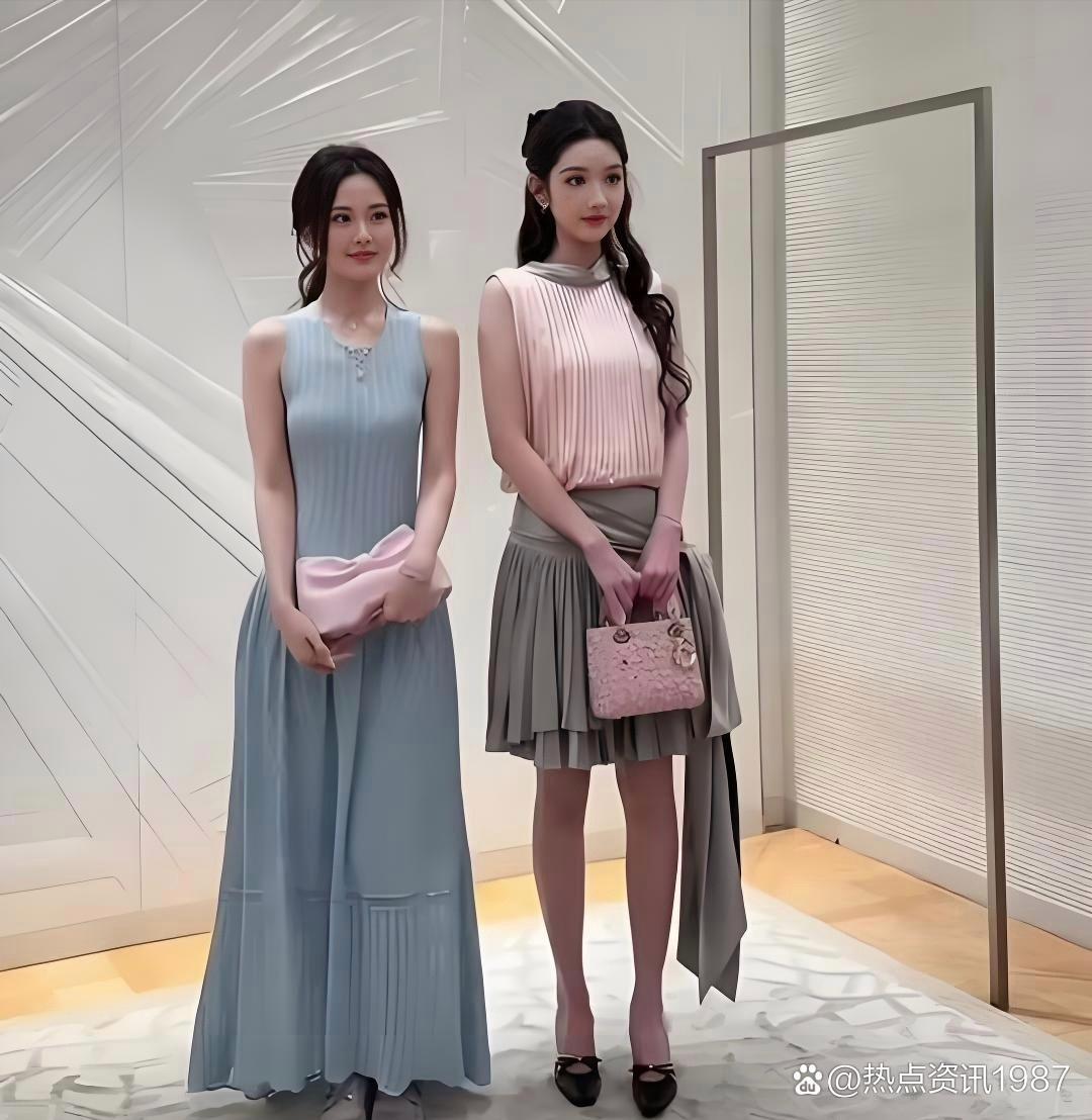 看这个照片王玉雯长得精致小巧腿也很瘦