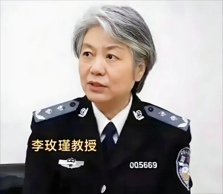 李玫瑾说：“与人聊天，少说自己的孩子。如果孩子表现不好，通过你的嘴说出去了，孩子