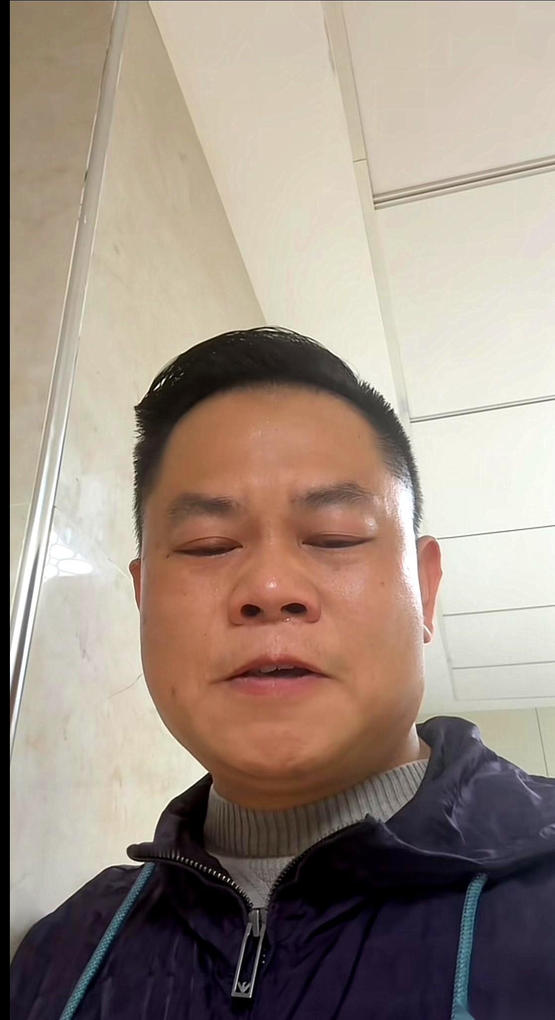 刷到一个视频，一个靠倒腾二手车发家的网红，大老爷们儿，在镜头前哭得稀里哗啦。他
