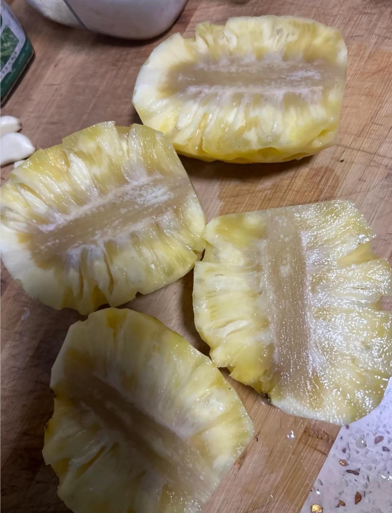 客服口中的“糖化”菠萝...最近有点馋凤梨了，刚好在晚上刷直播的时候，有看