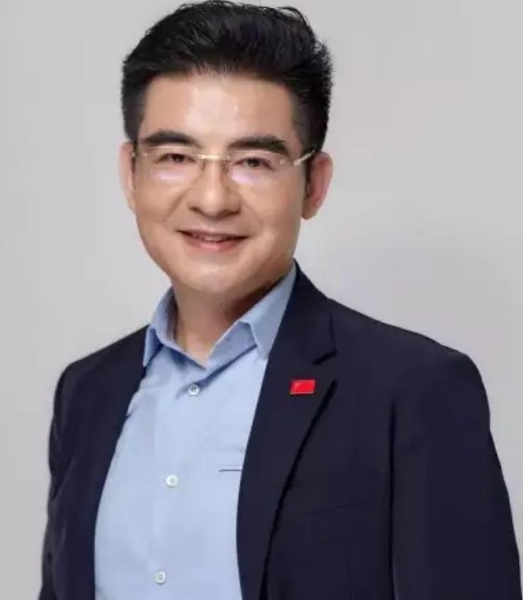 1993年，陈光标在南京靠摆地摊赚了60万，妻子白红转身就要和他离婚，亲戚朋友不