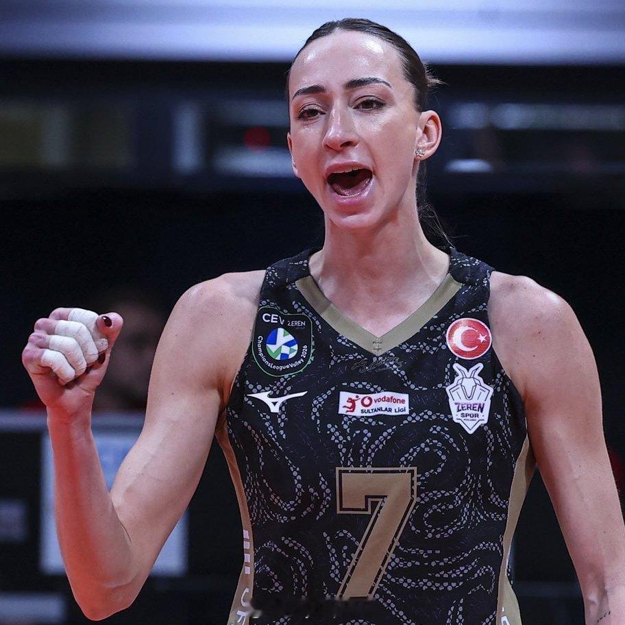 排球转会动态1月20日，据土耳其媒体报道，费内巴切与奥格博古就所有转会条款达成