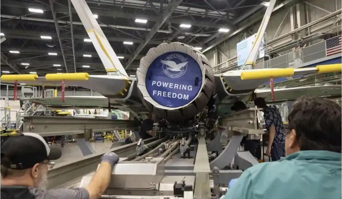 长期对台军售、公然支持“台独”的洛克希德・马丁，早已遭到中国的严厉制裁。 面