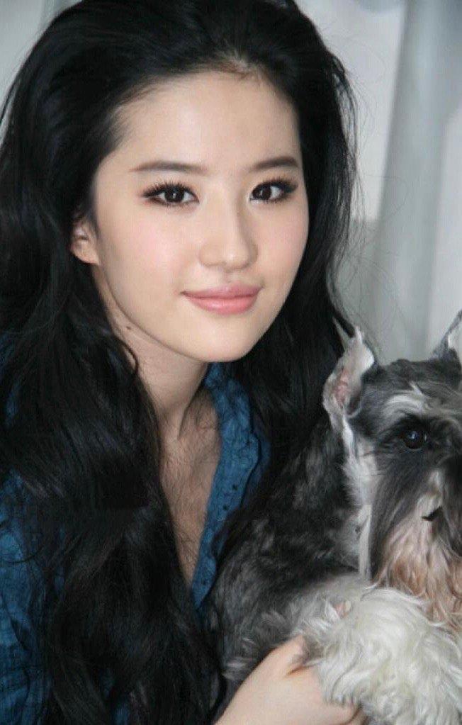 这种淡烟熏妆，真的是超美[爱心][爱心]