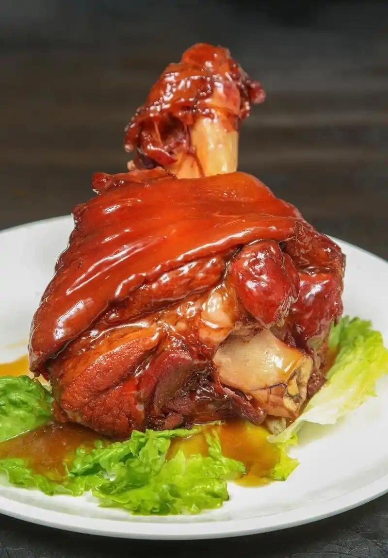 苏州夏日游，美味本帮菜餐厅值得打卡！苏满庭苏州菜餐厅美食推荐：1、招牌东坡