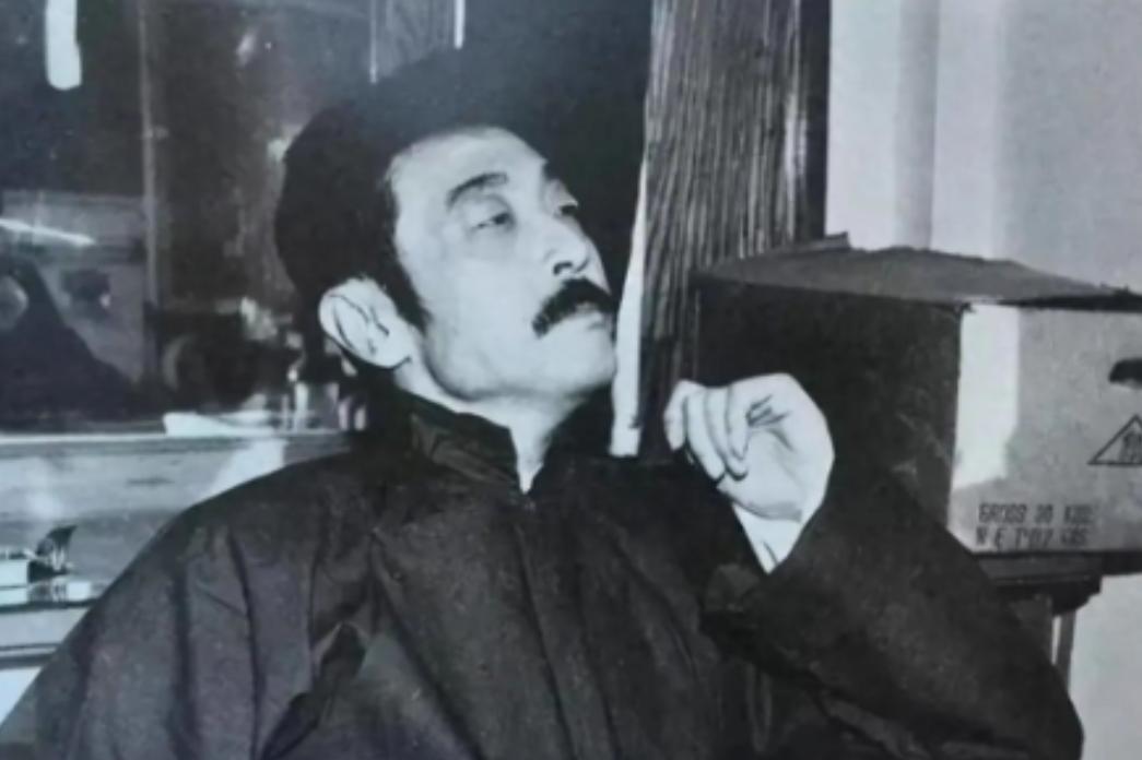 鲁迅为什么骨头硬？因为他是真有钱！鲁迅工资之高，是你难以想象的，1912年鲁迅进