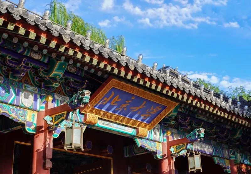 有人问，为什么每年高考成绩出来后，很多学校都要大力宣传自己学校的清北录取人数。一