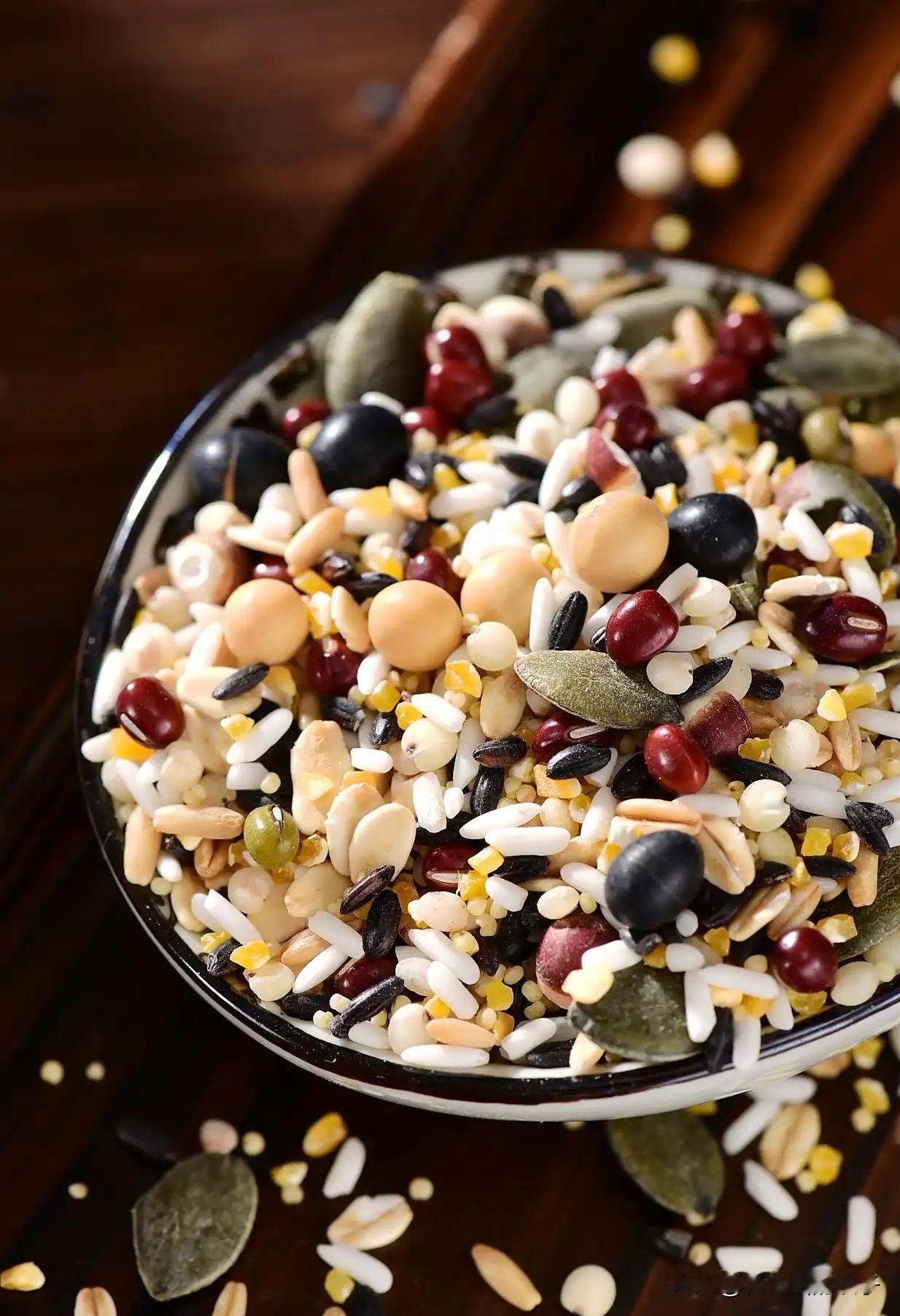 退休以后怎么就对粗粮开始感兴趣了？[大笑]并且有些迷恋！首先我买了中粗玉米面