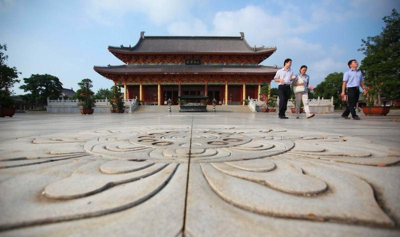 最近网上传江苏张家港“南朝四百八十寺之一”被烧，闹得人心惶惶。实际上，11月12