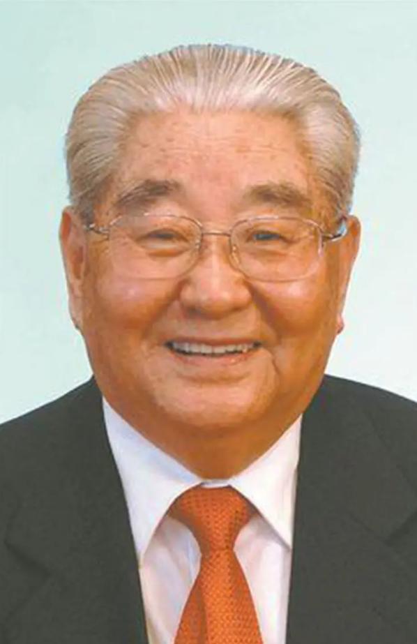 这事儿已经不是离谱了，简直是把“讽刺”二字焊死在脑门上，魔幻得让人后槽牙都咬碎了