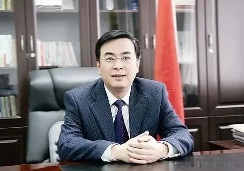 ……6月24日，卸任沁源县“一把手”近9的李丁夫选择了主动投案，根据官方通报他涉