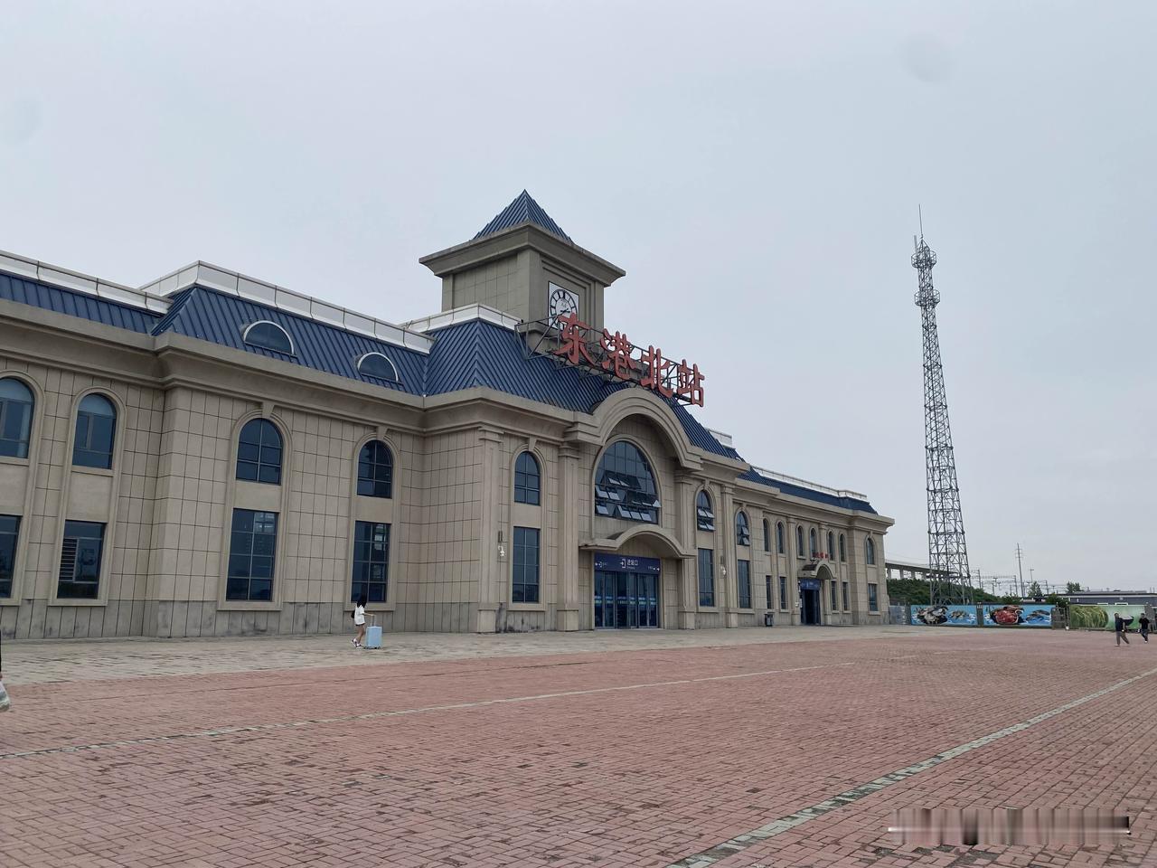 在辽宁丹东待了整整十五天，昨天总算挪窝了！开始东北避暑之旅的第三站——东港市。结