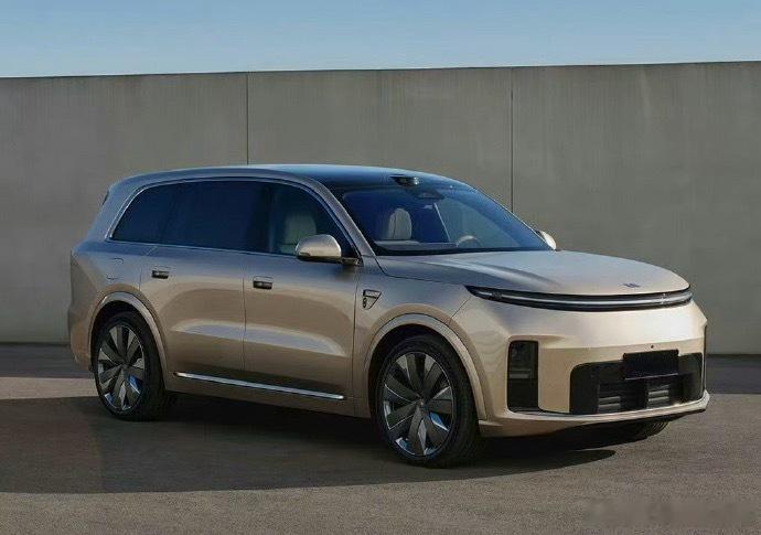 又一批工信部公式新车，除了小米YU7GT，基本都是“大”车：图1：小米YU7