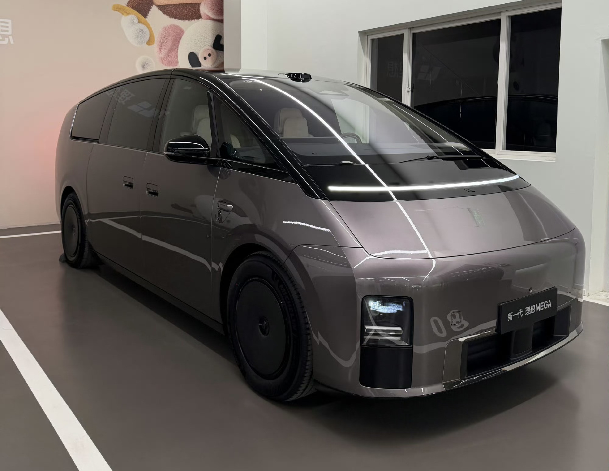 新一代理想MEGA这造型你打几分？
