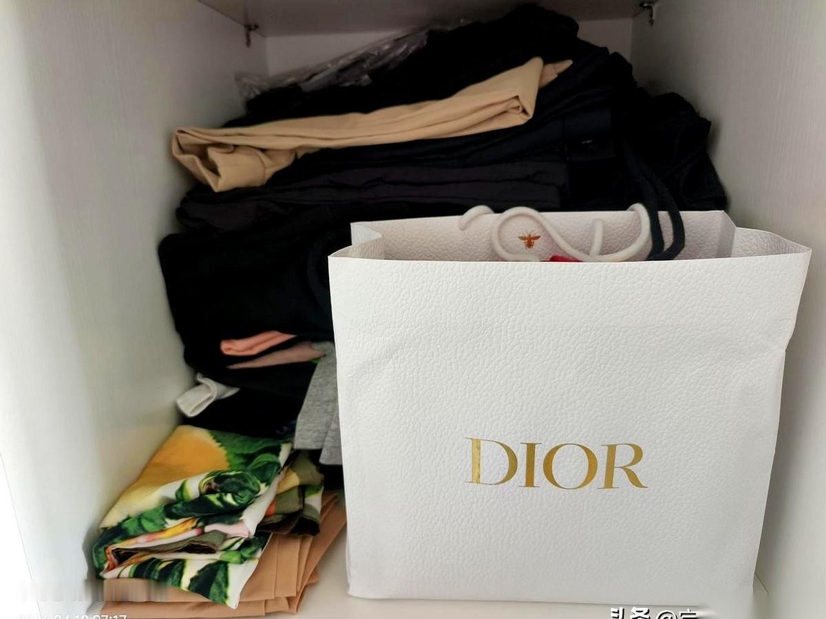 下周六，儿媳妇从日本大阪落地。她人还没进门，我连她的贴身内衣、袜子、连带小化妆