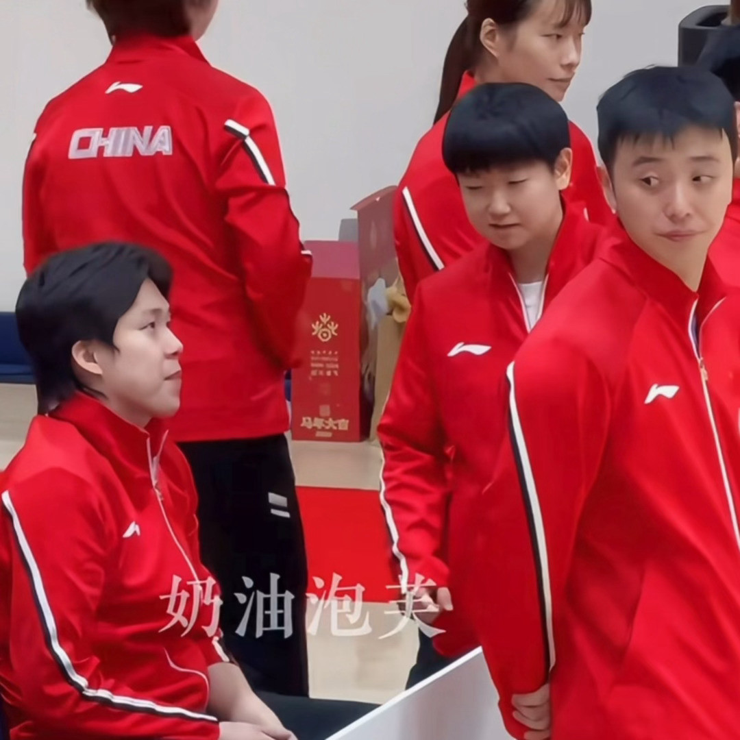 🐱：领子翻好🦁收到🫡cr见水印王楚钦孙颖莎