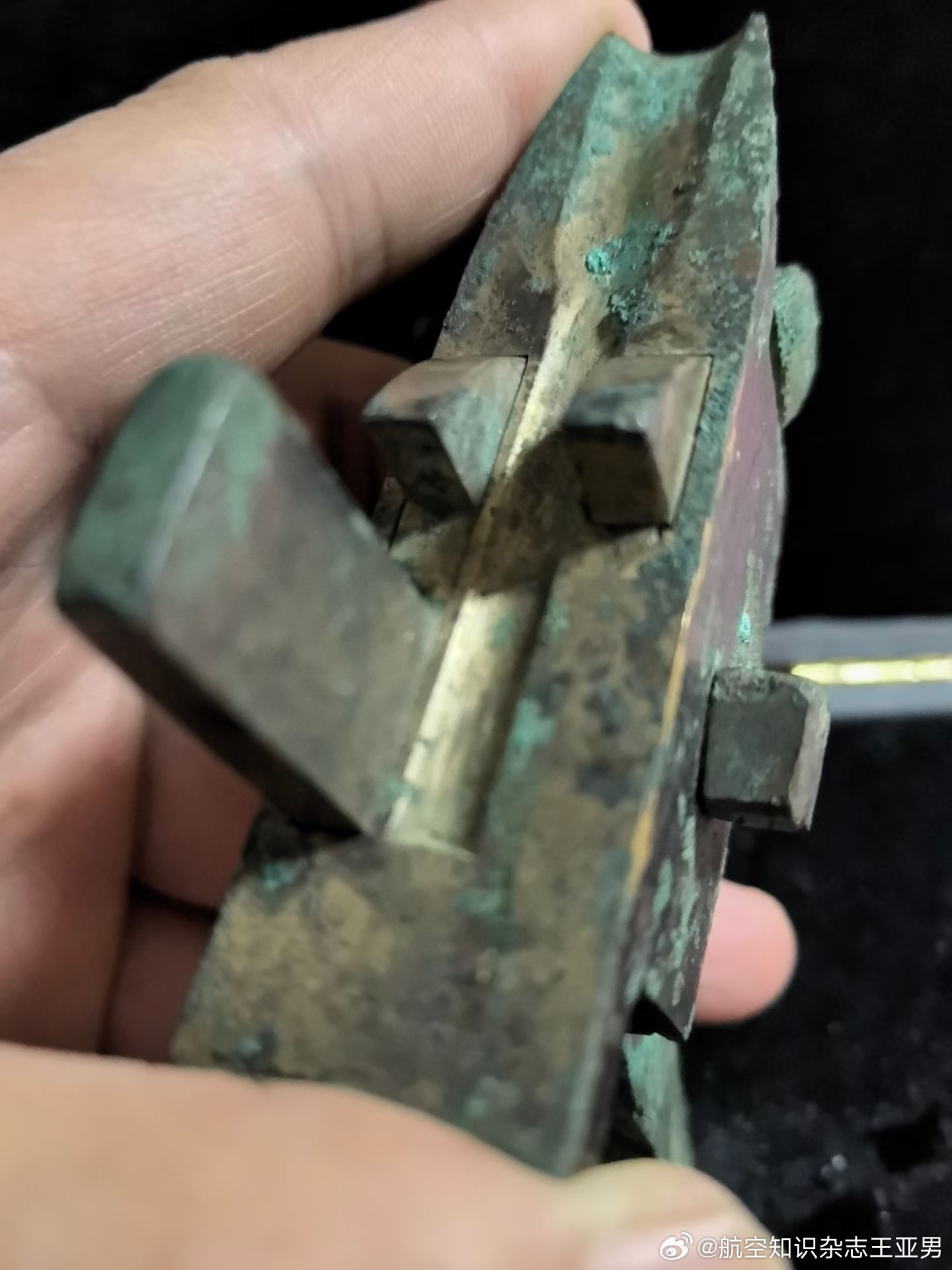 南京博物馆受捐文物事件子弹横飞，最后谁会满身窟窿倒下还不清楚。我想说的是，文博类