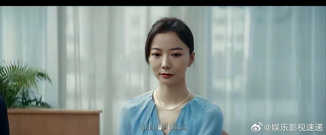 1月23日刚上线的《暗恋者的救赎》，王珞丹竟然演贵妇，总裁黄宗泽的老婆，42岁了