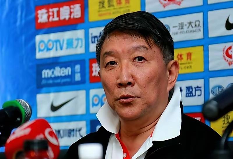 李梦还能不能回国家队？一句话，王治郅说了算，宫鲁鸣点不点头才是关键。铁腕遇上