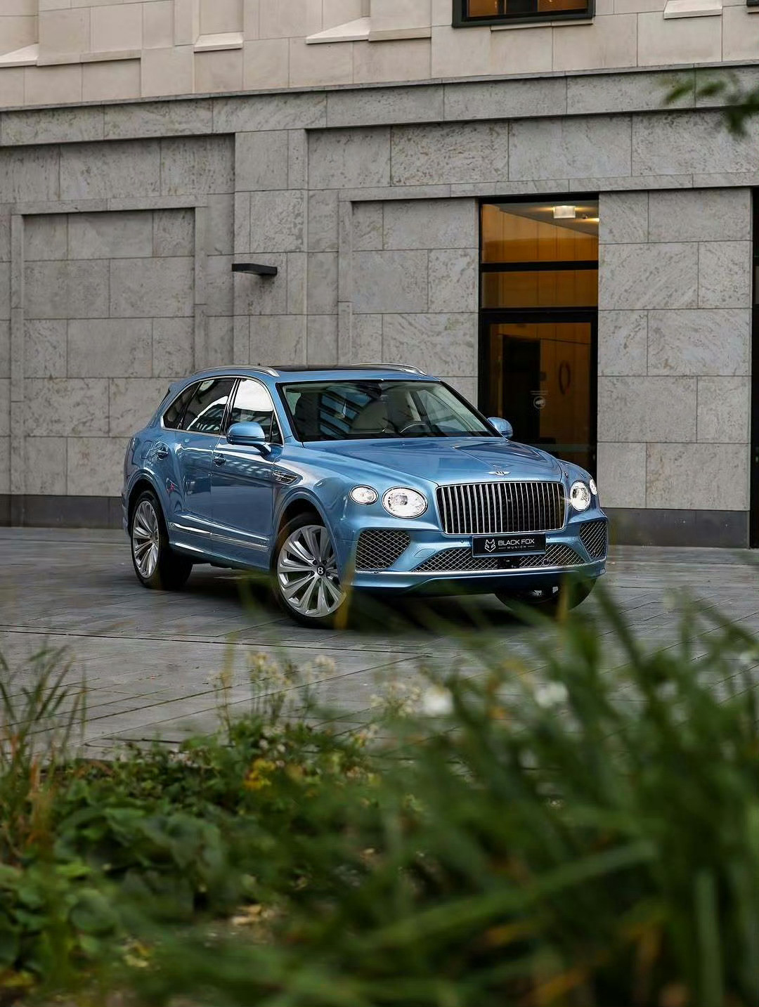 宾利BentaygaAzure​​​