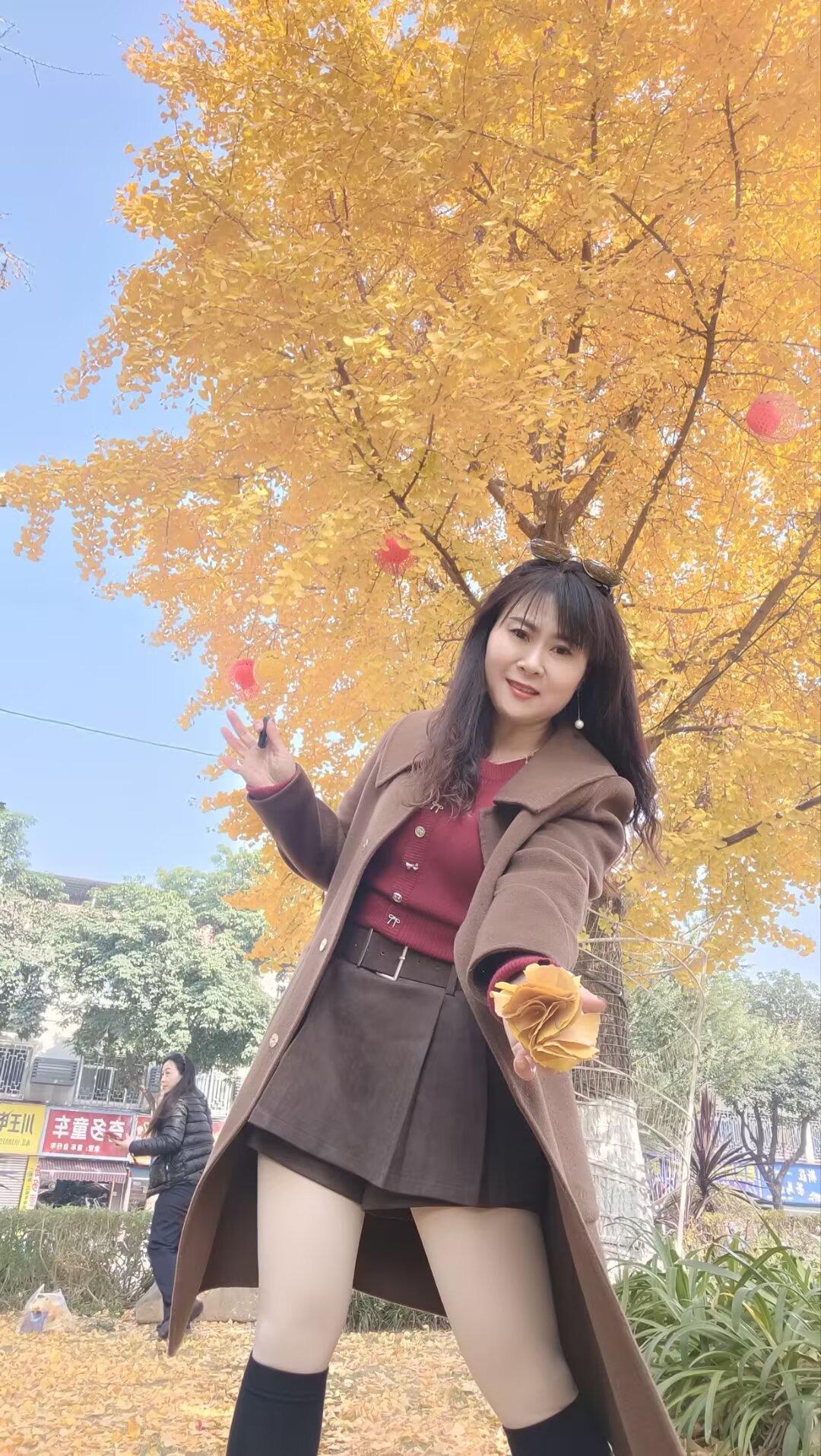 月亮慢慢变圆，事事慢慢如愿