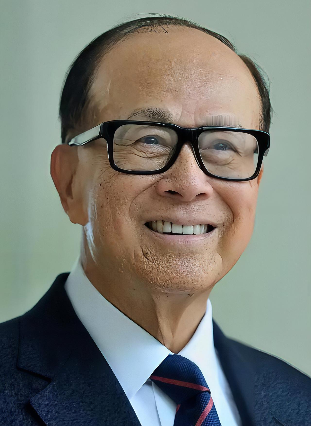 李嘉诚30岁前就体会到了有钱人的烦恼，那时候1958年时他的资产就突破了千万港元