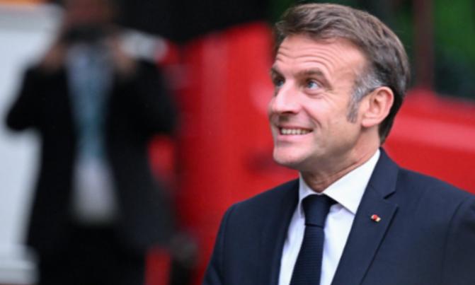 时隔两年半，马克龙再次访华，中方的态度已经不同了。2023年4月那次，中方红毯铺