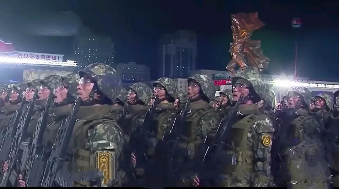 举世震惊，朝鲜将派10万朝军入俄，全世界最大规模军援将出现俄乌战场？日前，俄罗斯
