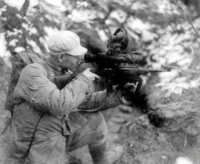 1948年四川灌县，一个女学生跳入漩涡，岸上四支美军卡宾枪就此消失，连盟军总部都