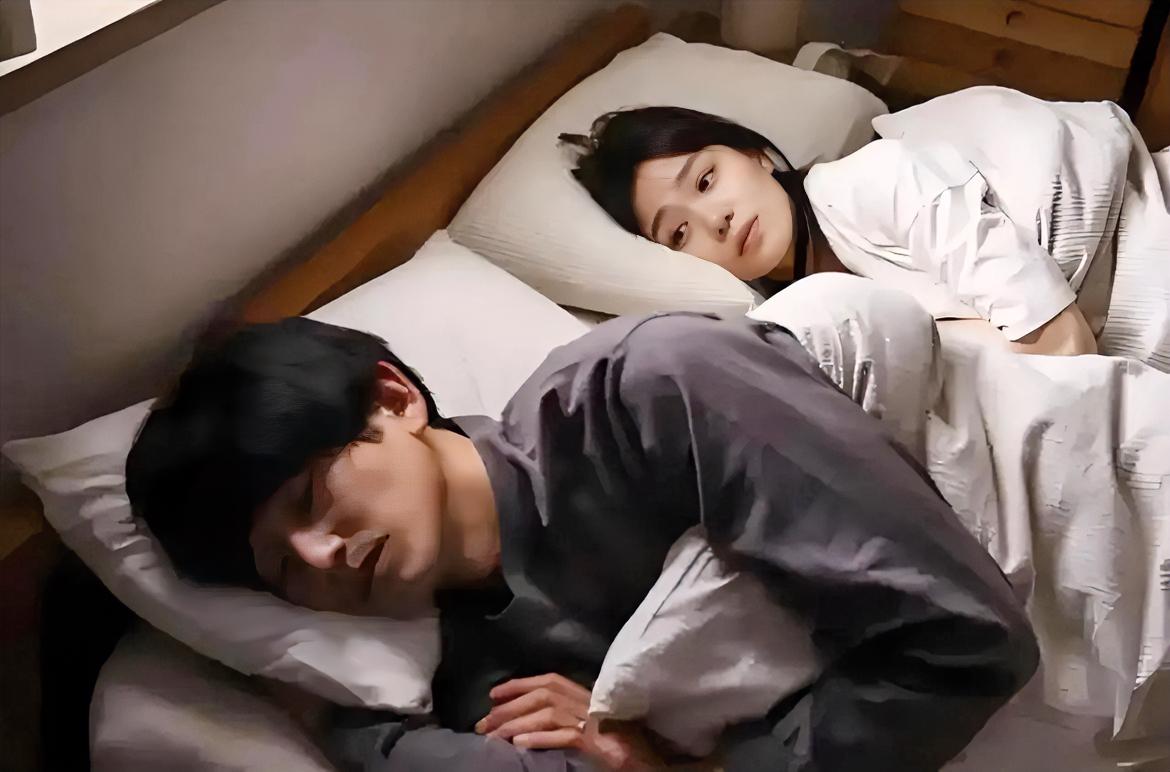 男人有了别的女人，原配要接受一个事实就是他变了，他再也不是以前的他了，你不能再