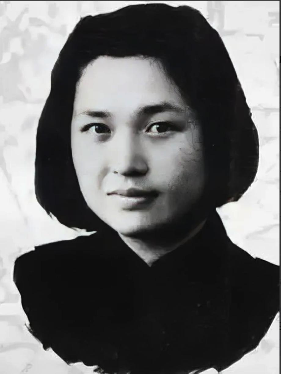 1940年，张蔚林不小心烧坏了发报机上的真空管，被戴笠关押，他误以为身份暴露，便