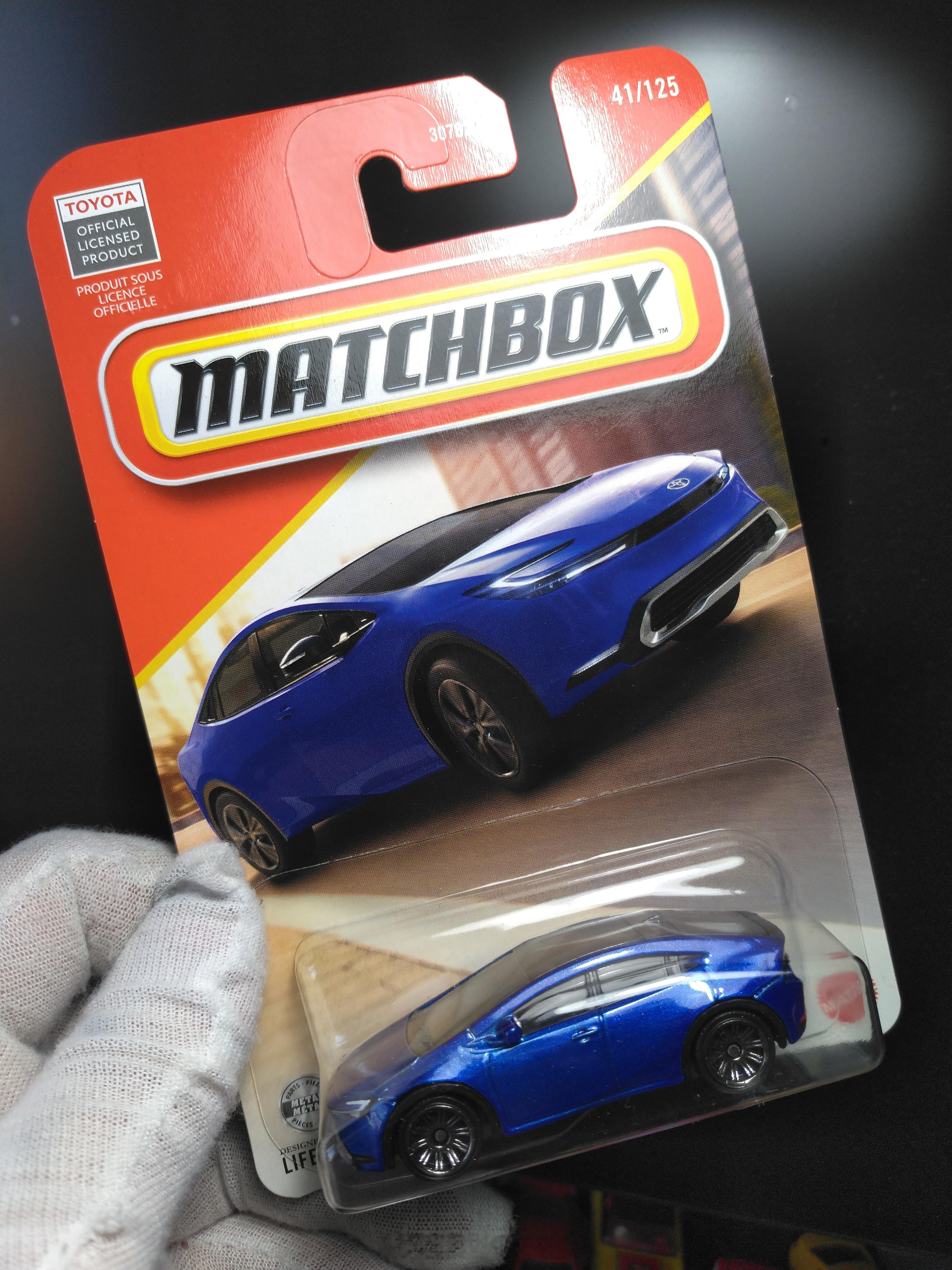 今日份快乐到家，23款普锐斯，轮子设计太大了。还有本月一号以来的功德，有点多。