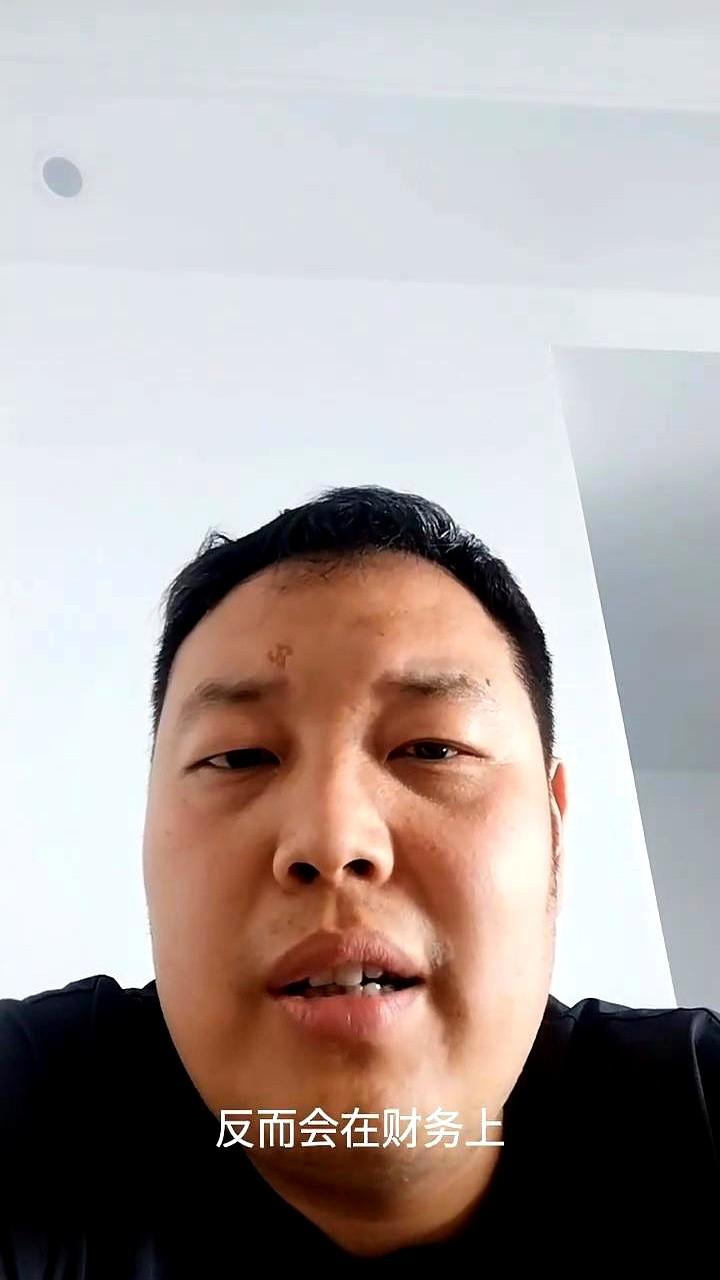 曼联这波操作，真是赢了比赛输了算盘！球队踢得太好，现在联赛第三，眼看欧冠资格